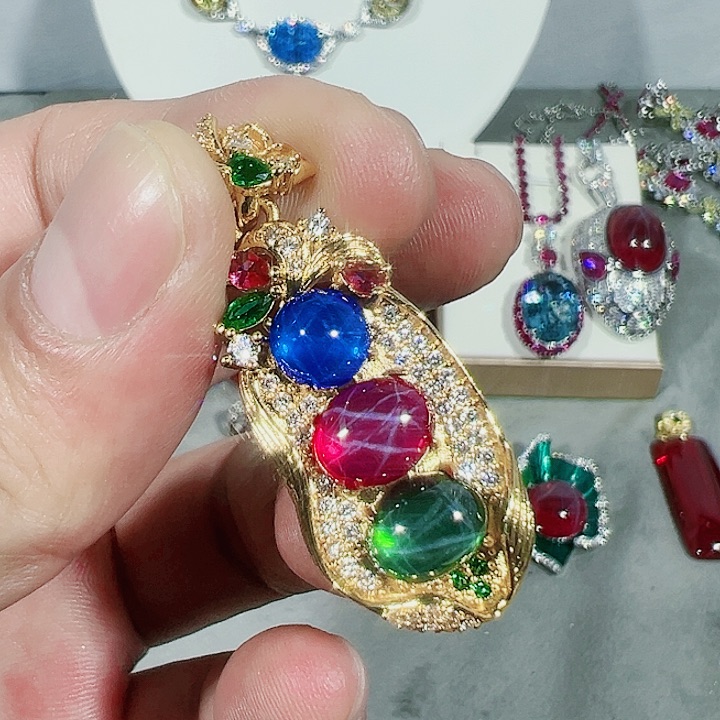 红宝石颈饰未镶嵌