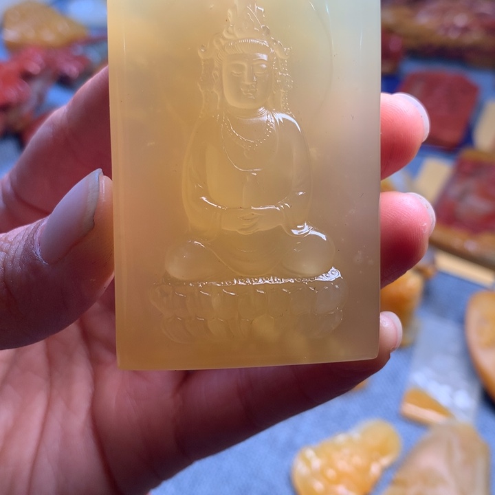 石英质玉未镶嵌颈饰