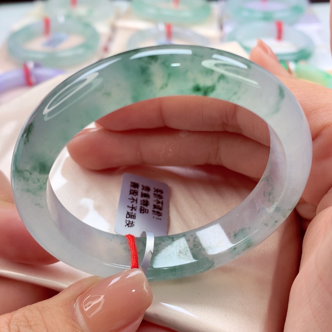 翡翠手镯（贵妃镯）未镶嵌师妹宽边高冰飘花