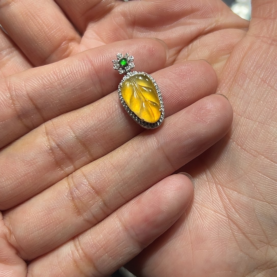 翡翠18K金镶嵌颈饰A**s吊坠