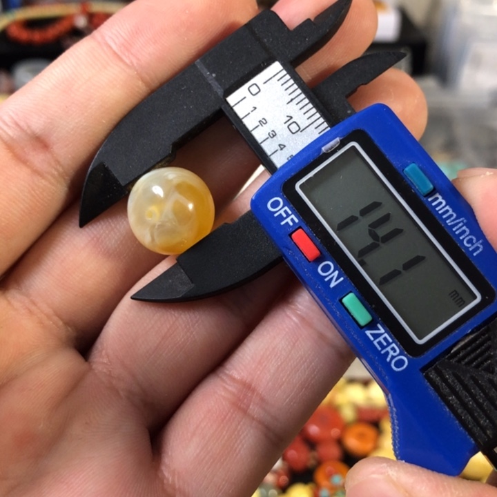 蜜蜡珠宝奇石未镶嵌