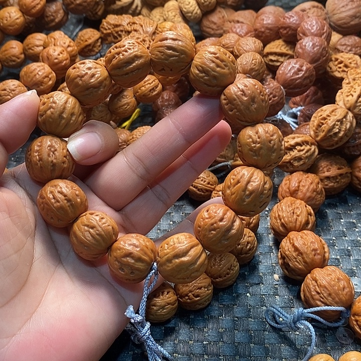 一***界文玩核桃手串粗筋
