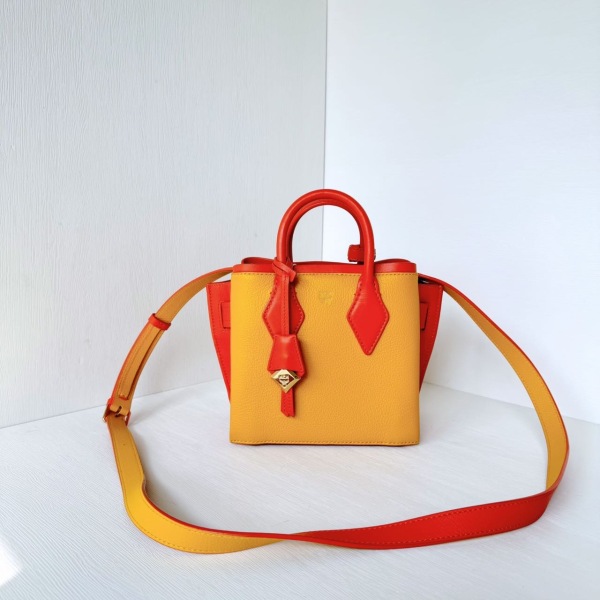 95新/MCM/市场价18000/包包/250216RN0020