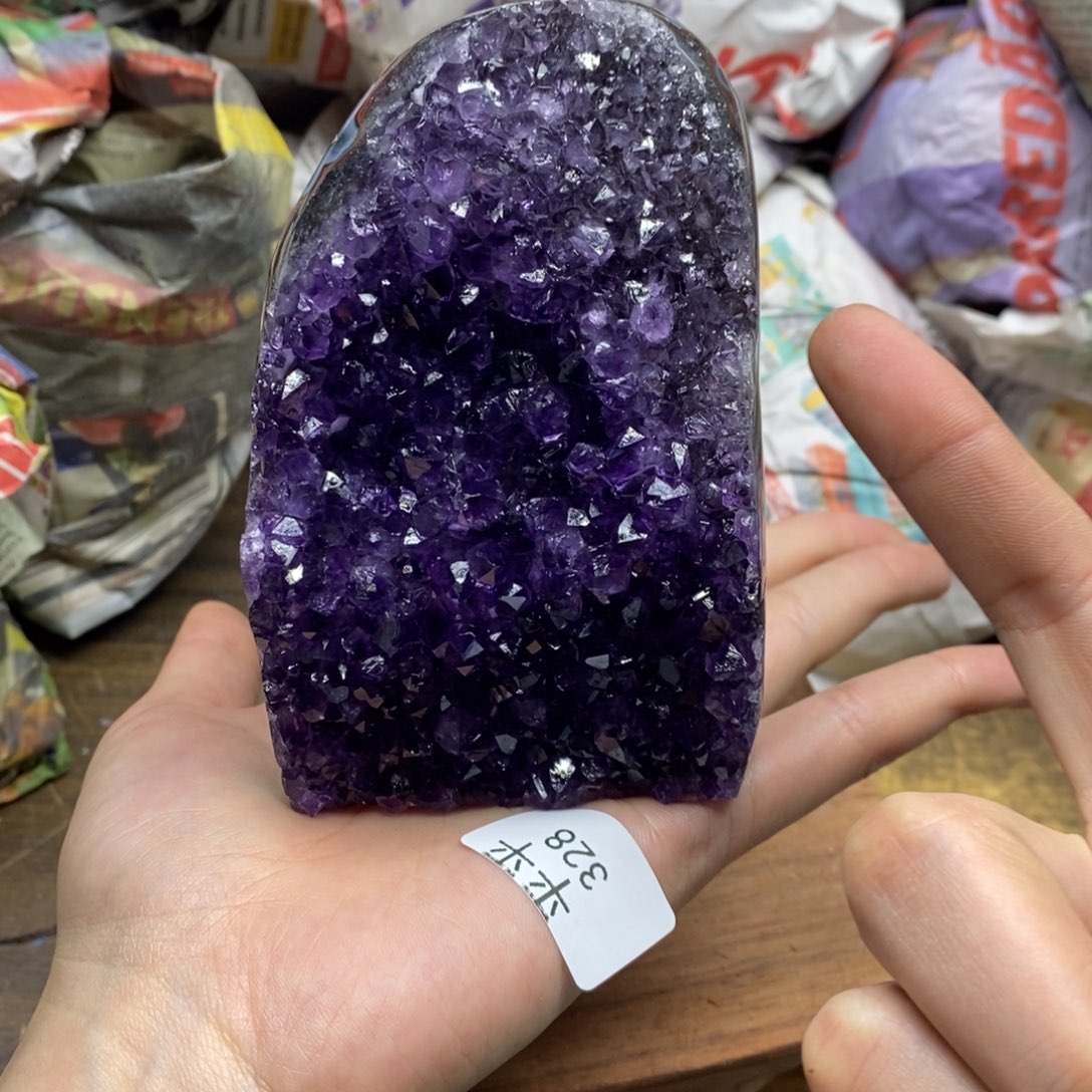 紫晶乌拉圭未镶嵌