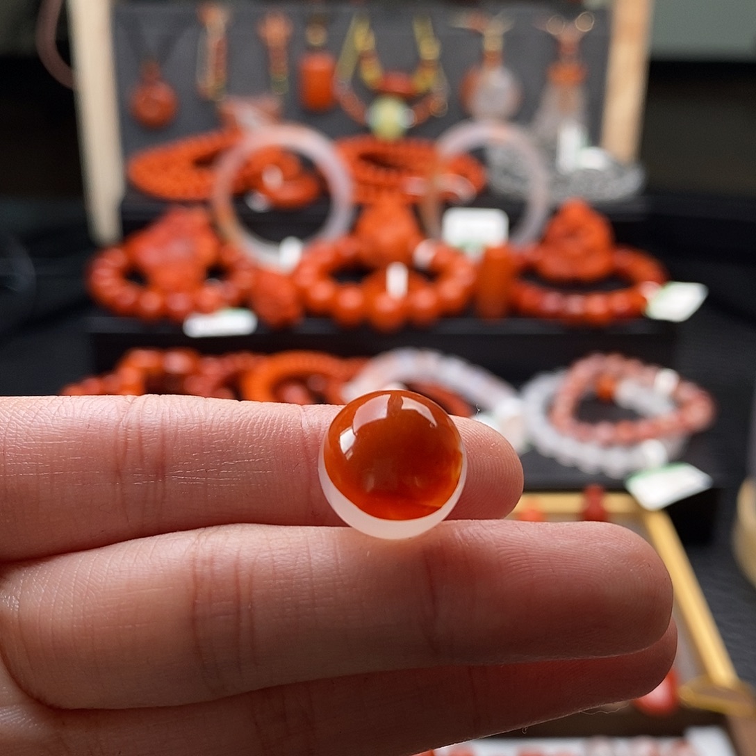 南红玛瑙未镶嵌四川凉山冰飘单珠13.6mm
