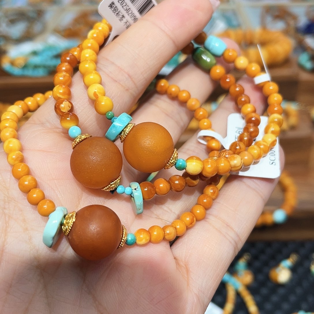 琥珀裸石未镶嵌多样发其一