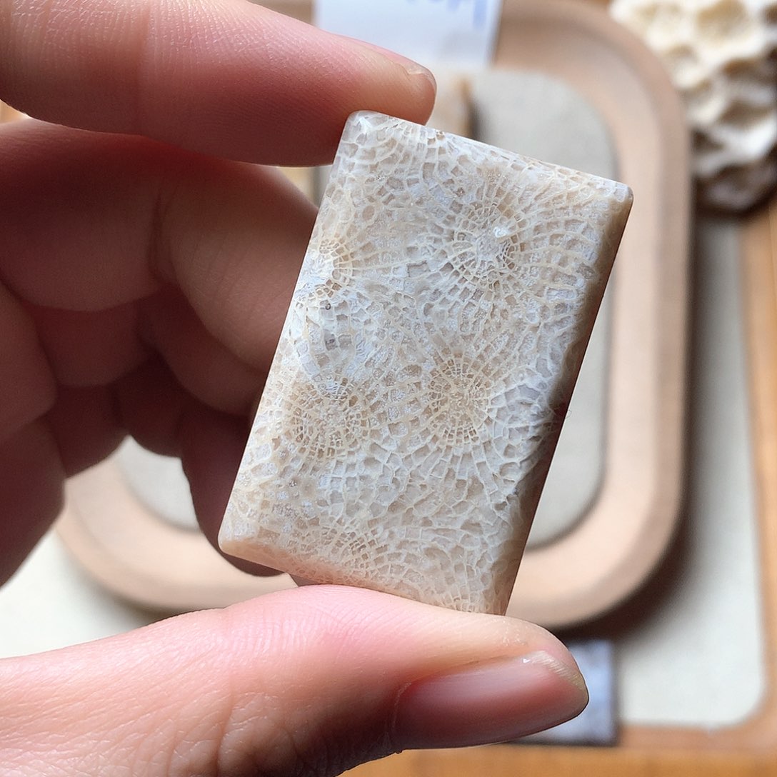 石英质玉颈饰未镶嵌郝*子