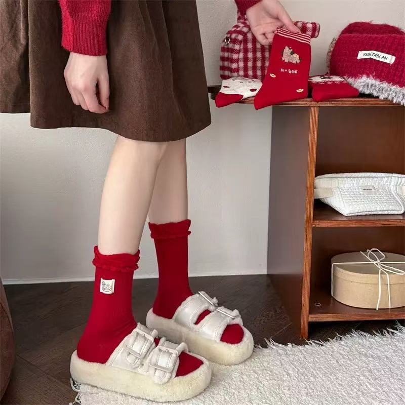 圣诞新年女中筒袜秋冬季款棉袜ins潮圣诞新年可爱长筒袜