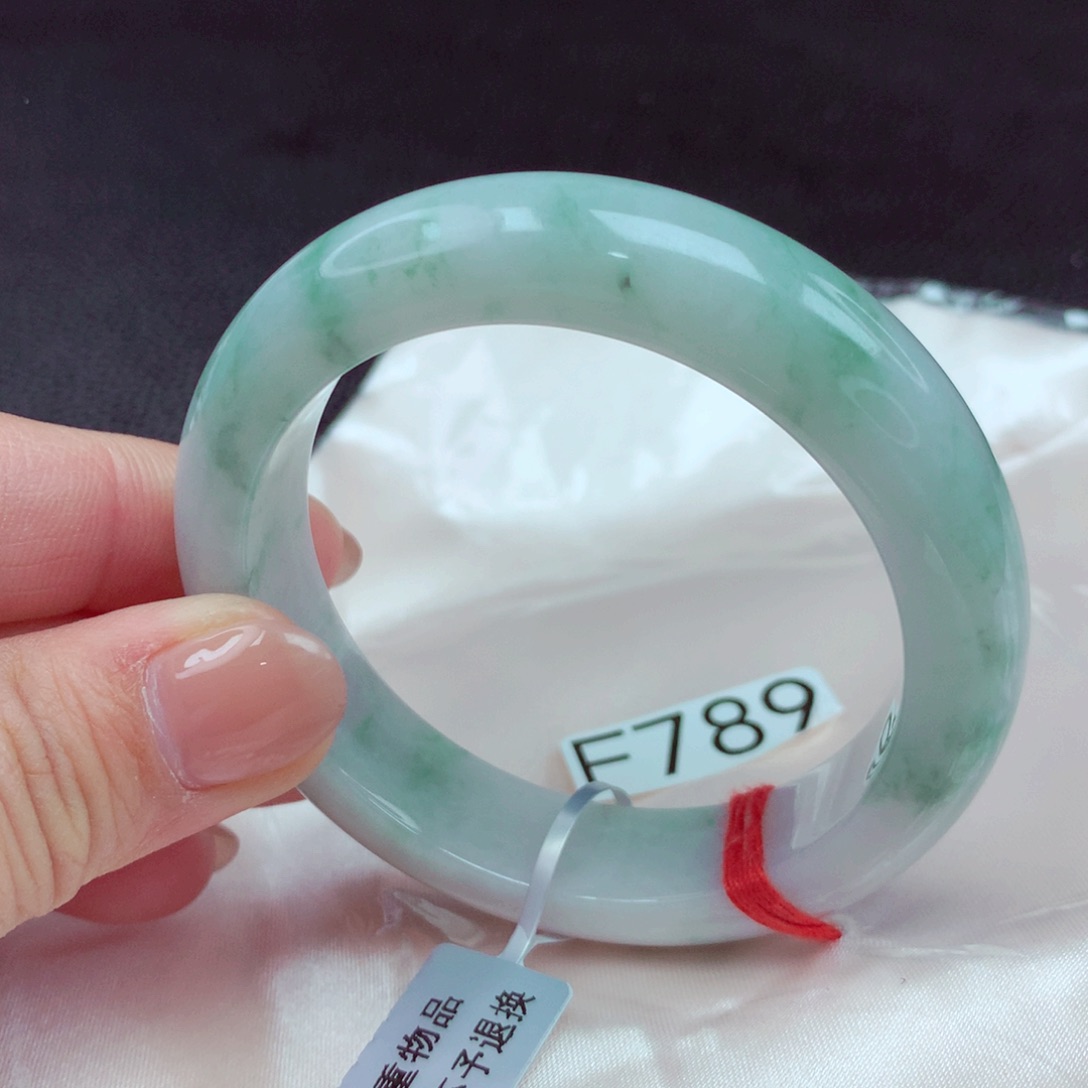 翡翠手镯未镶嵌手镯88