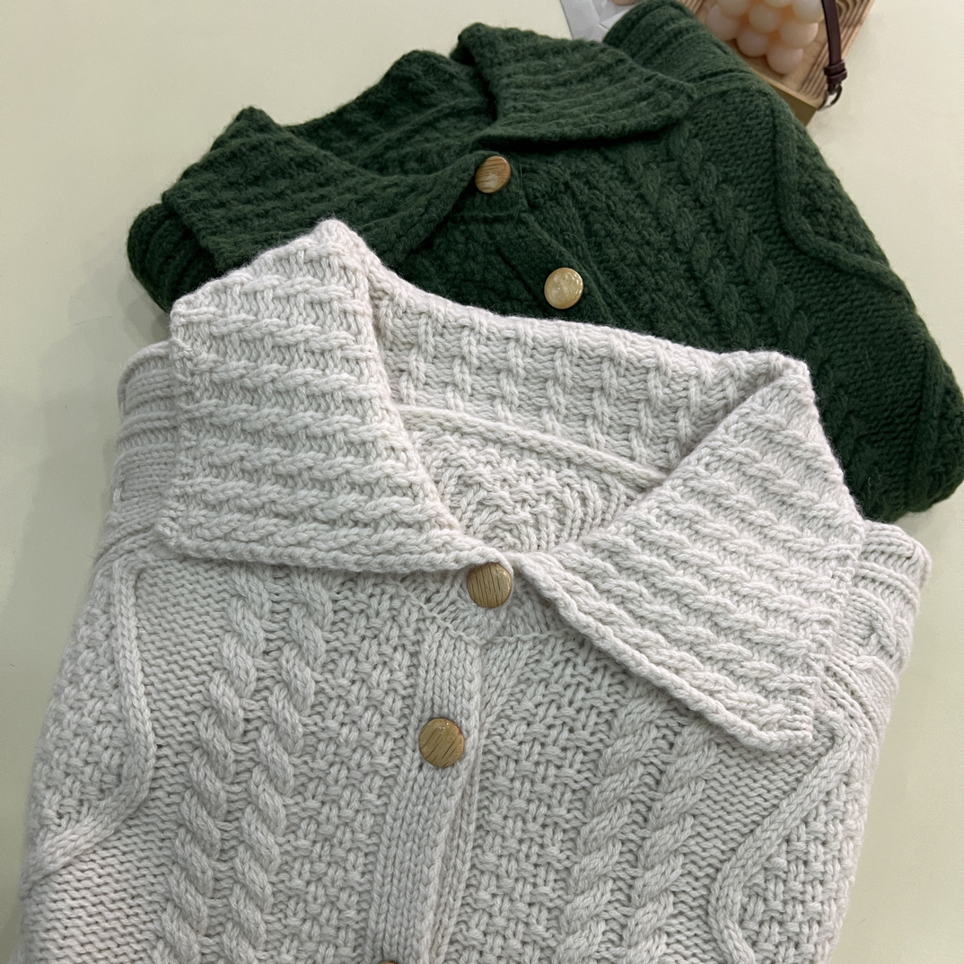 绒品 韩系重工浮雕花纹翻领开衫针织衫