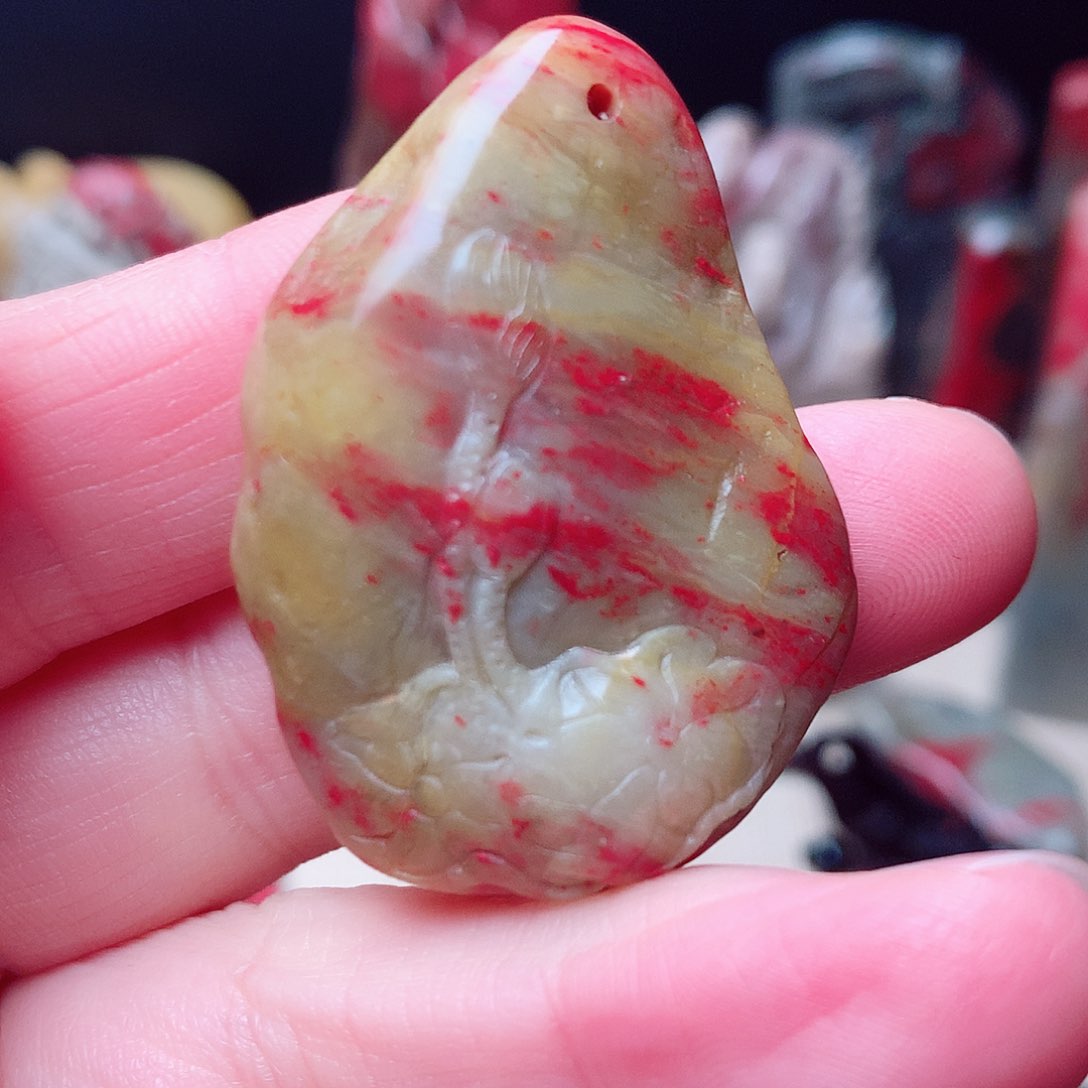 昌化石田黄鸡血石精品挂件