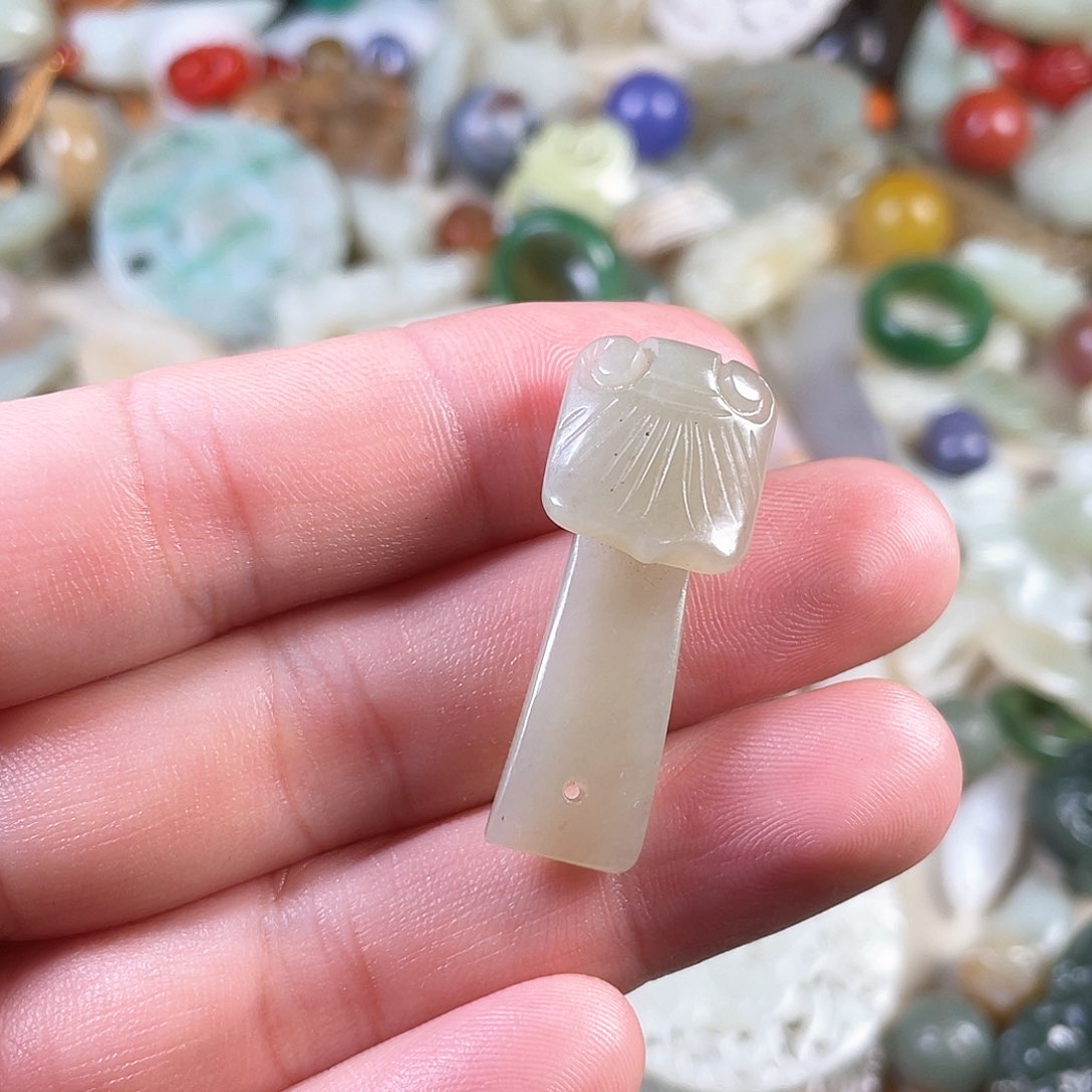 和田玉（糖玉）颈饰未镶嵌