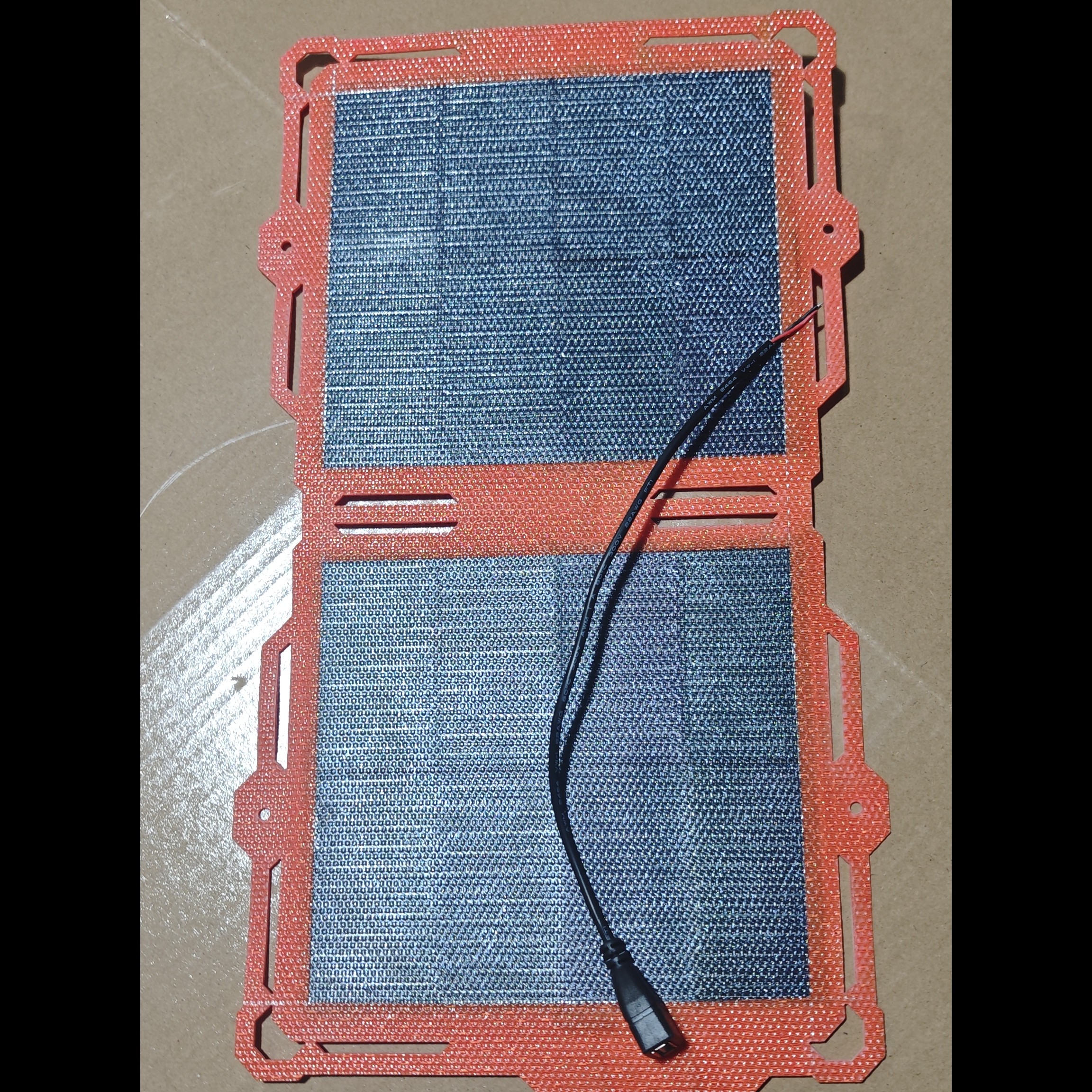 福利款太阳能折叠发电板