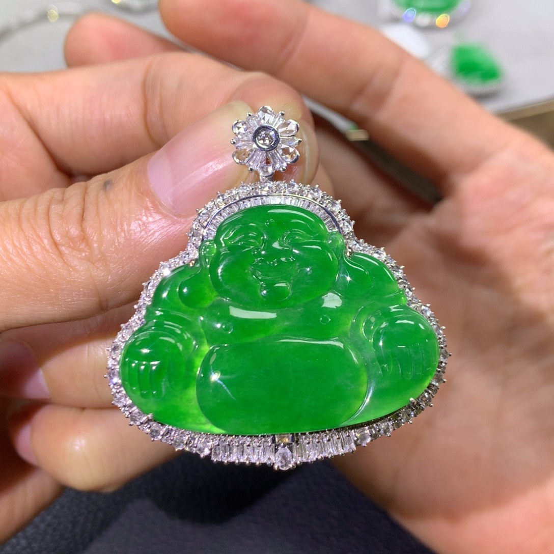 翡翠颈饰18K金镶嵌翡翠