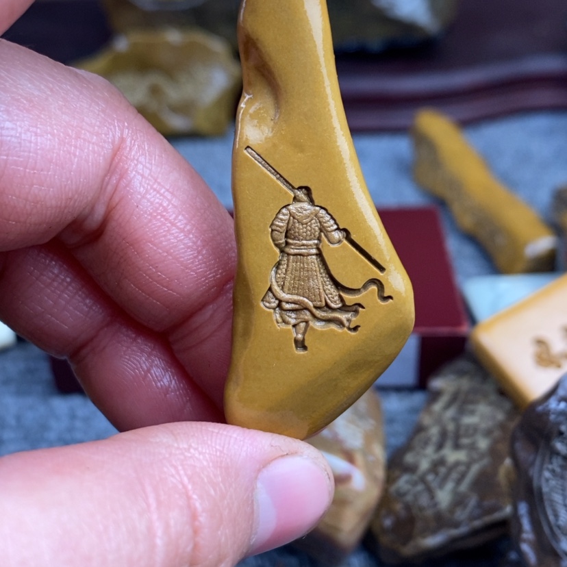 【闪购商品】原石雕刻手把件