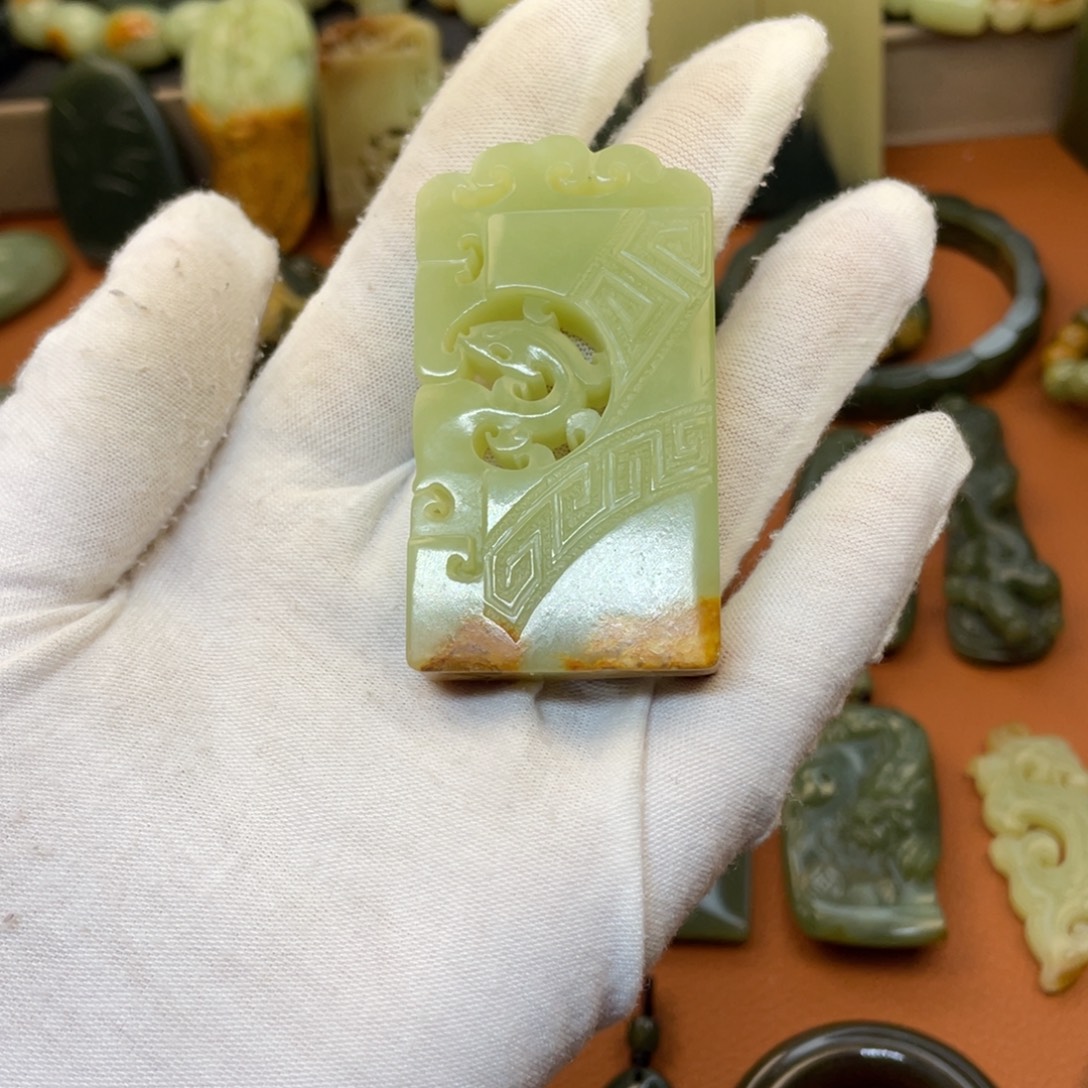 岫岩河磨玉（透闪石质玉）未镶嵌挂件