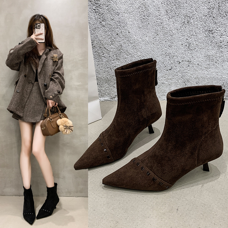 2025年秋冬新款铆钉时装靴女小众弹力靴后拉链细跟裸靴尖头瘦瘦靴