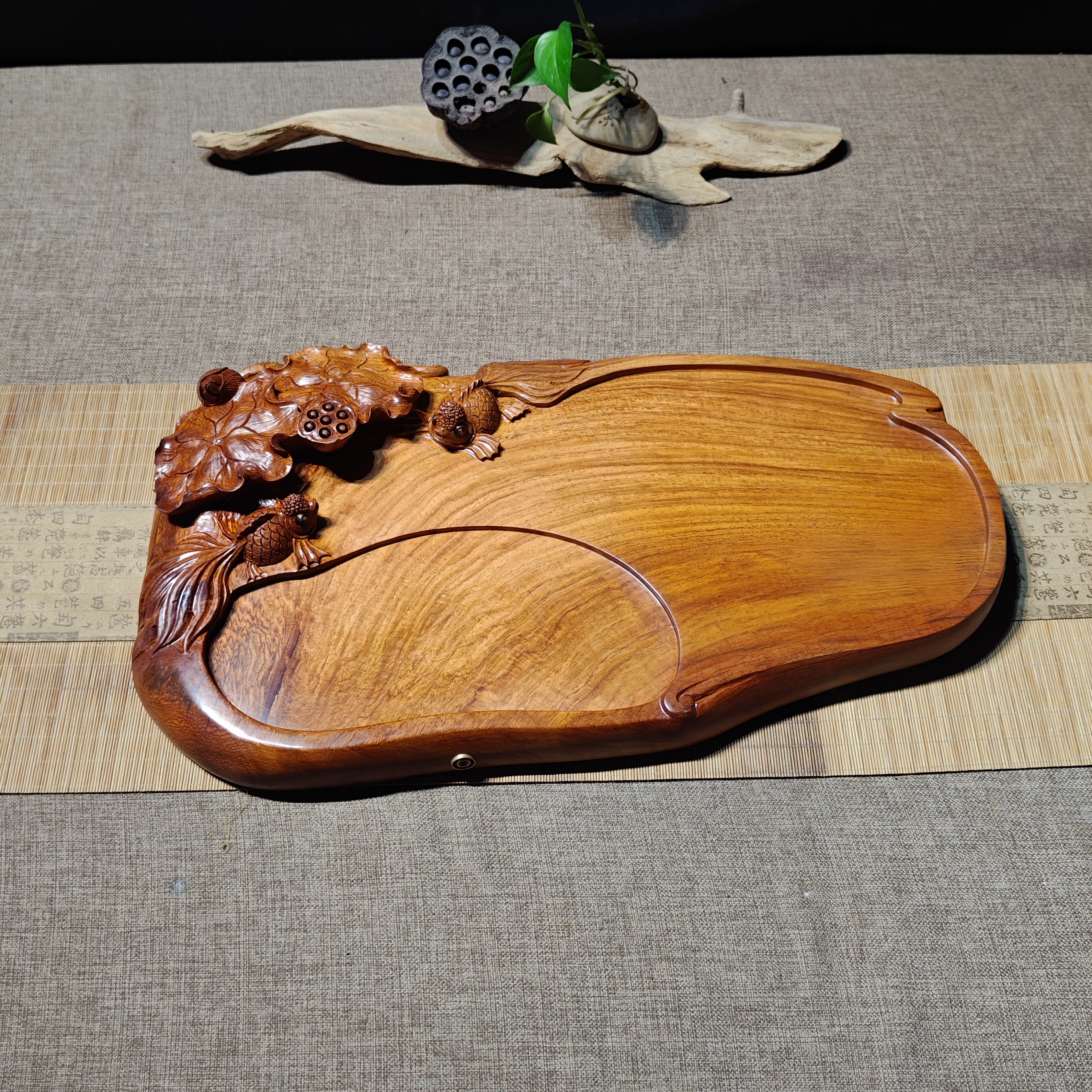 缅甸花梨木手工雕刻款茶盘家用荷叶金鱼款实木茶盘，尺寸52*30