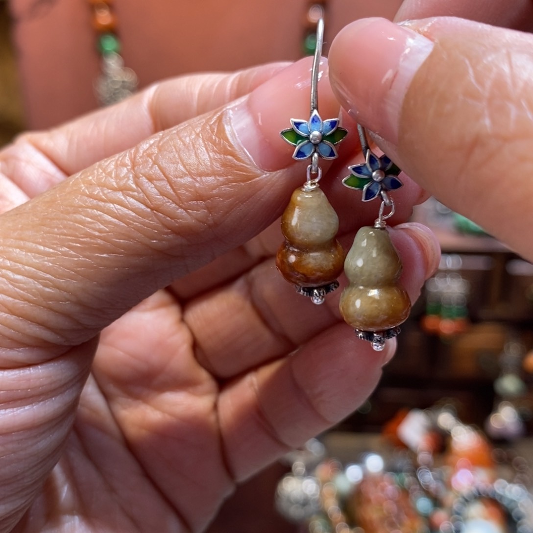 翡翠吊坠(赠链)未镶嵌