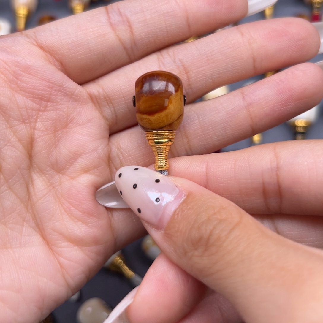 琥珀未镶嵌裸石11.6mm