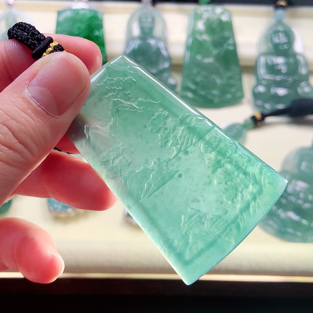 【闪购商品】翡翠颈饰未镶嵌天然