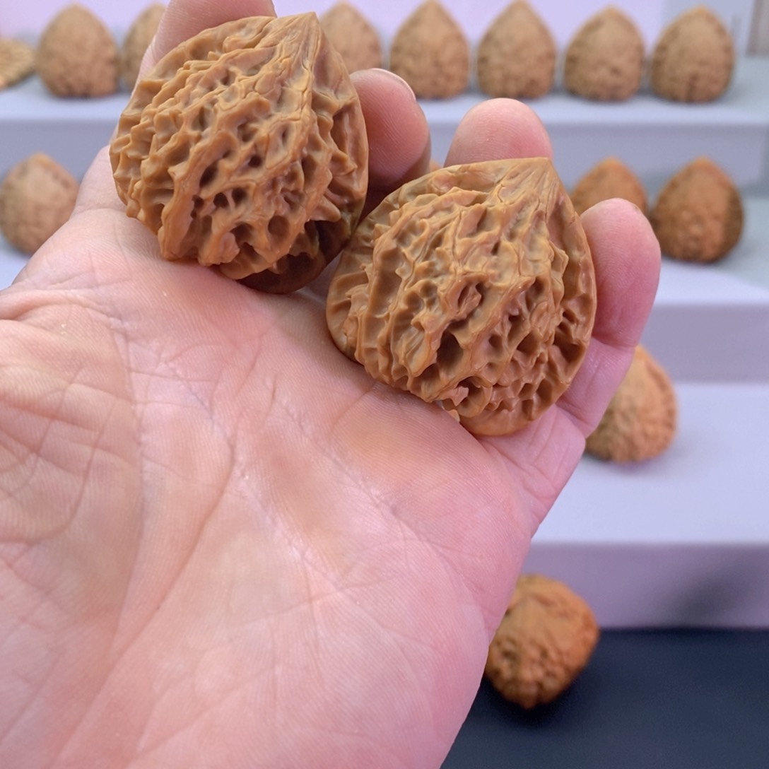 文玩核桃把件39龙门涧