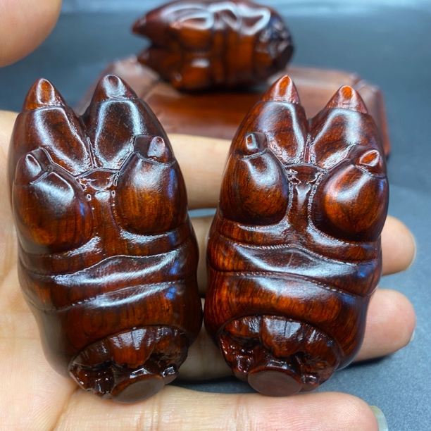 高油高密紫檀手工雕刻搂钱耙子文玩手把件男女适用