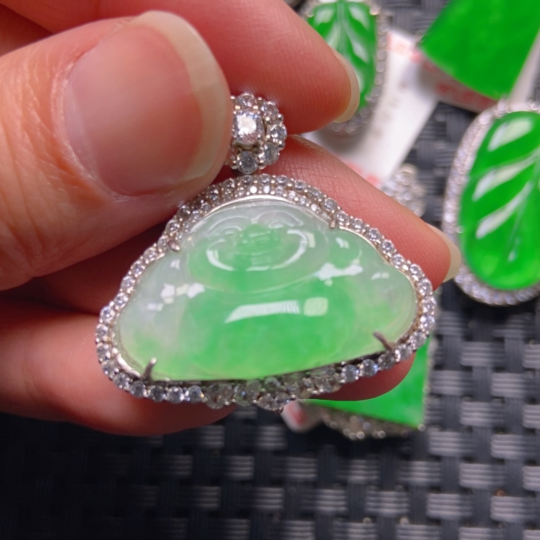 翡翠银S925镶嵌颈饰佛公吊坠