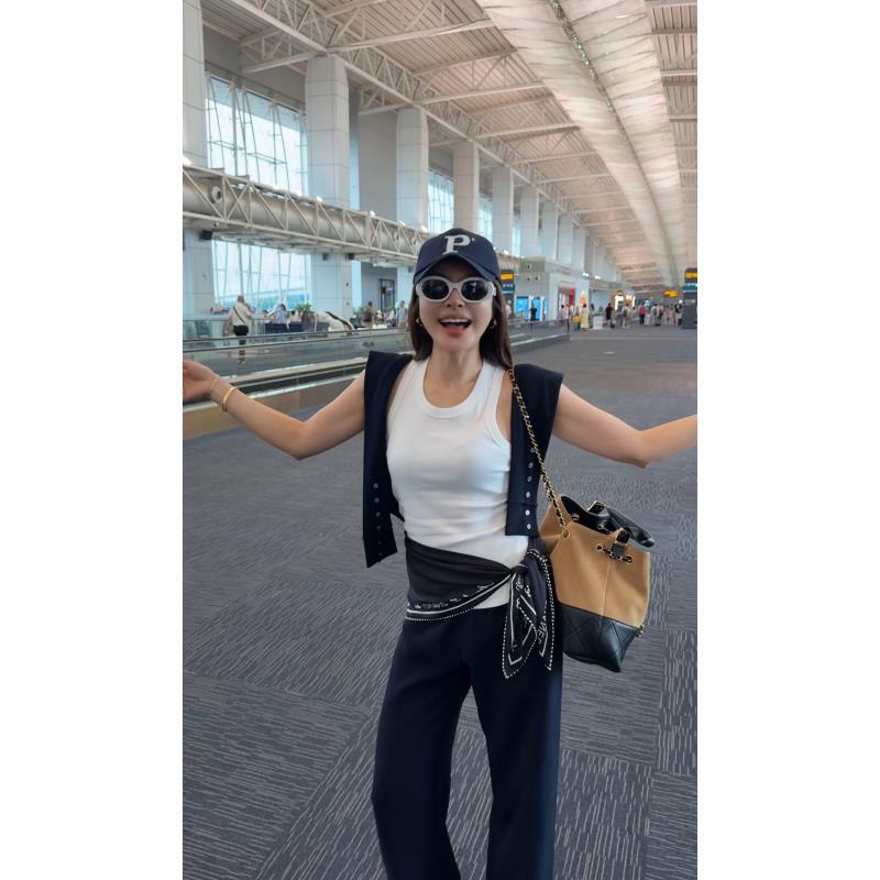 Singularity Me 7AC 7210 圆领棉质修身显瘦内搭外穿背心