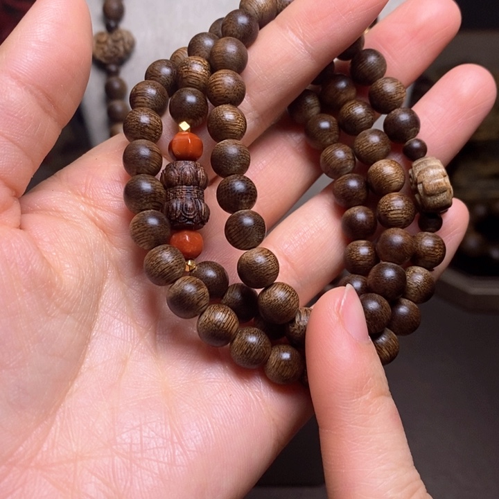 沉香手串越南芽庄天花板白棋楠0.8设计➕沉香木雕设计