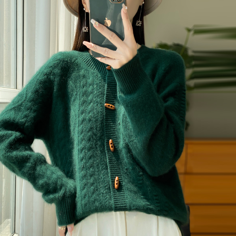 满城春色宫墙柳~秋冬新款七针加厚牛角扣开衫女纯羊毛时尚百搭