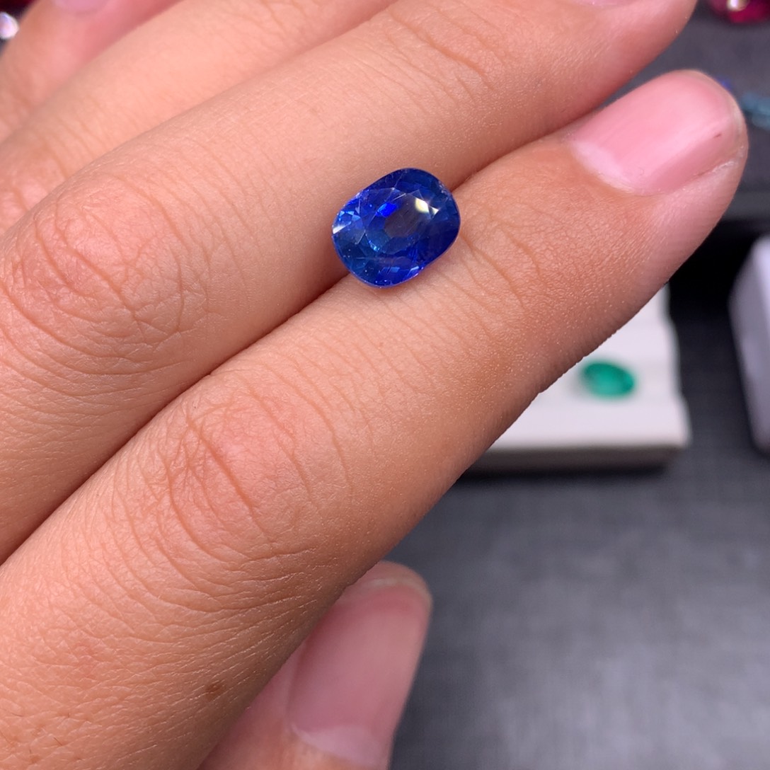蓝宝石裸石未镶嵌3.58ct