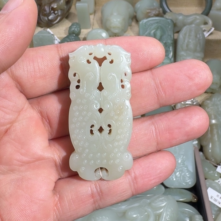 和田玉颈饰未镶嵌