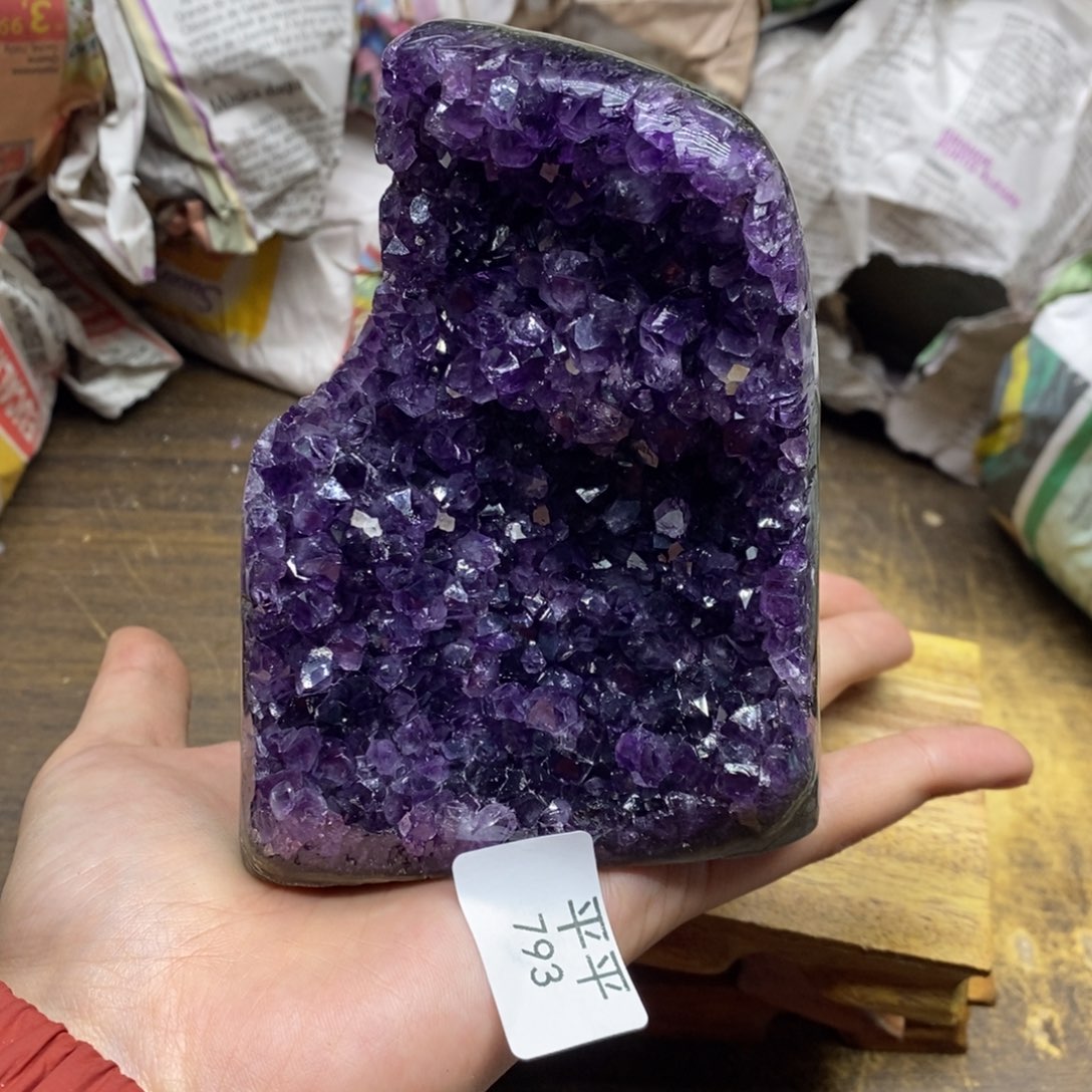 紫晶乌拉圭未镶嵌