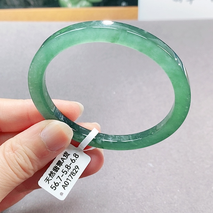 【闪购商品】翡翠手镯（圆镯）未镶嵌