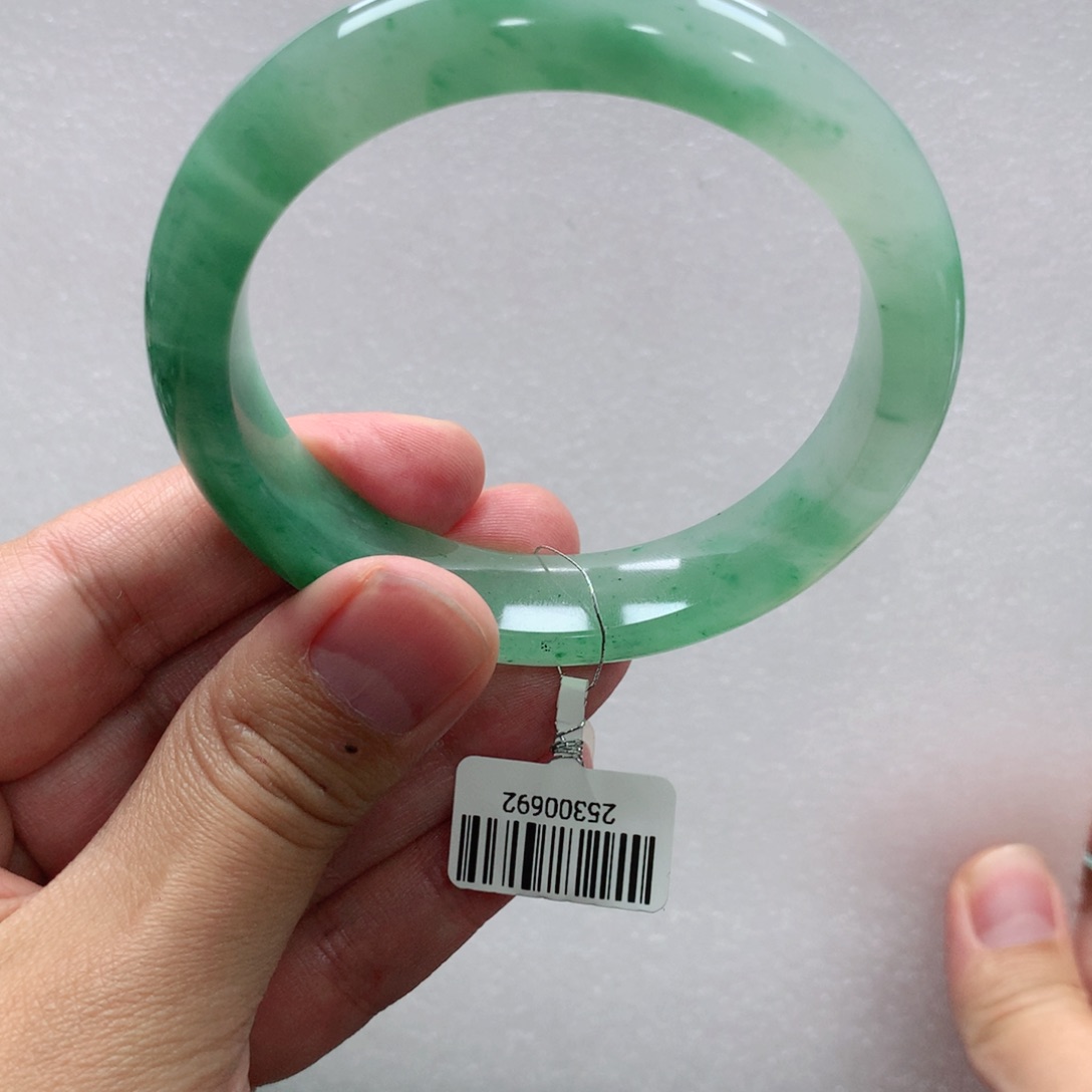 云***石英质玉未镶嵌手镯青青60-云