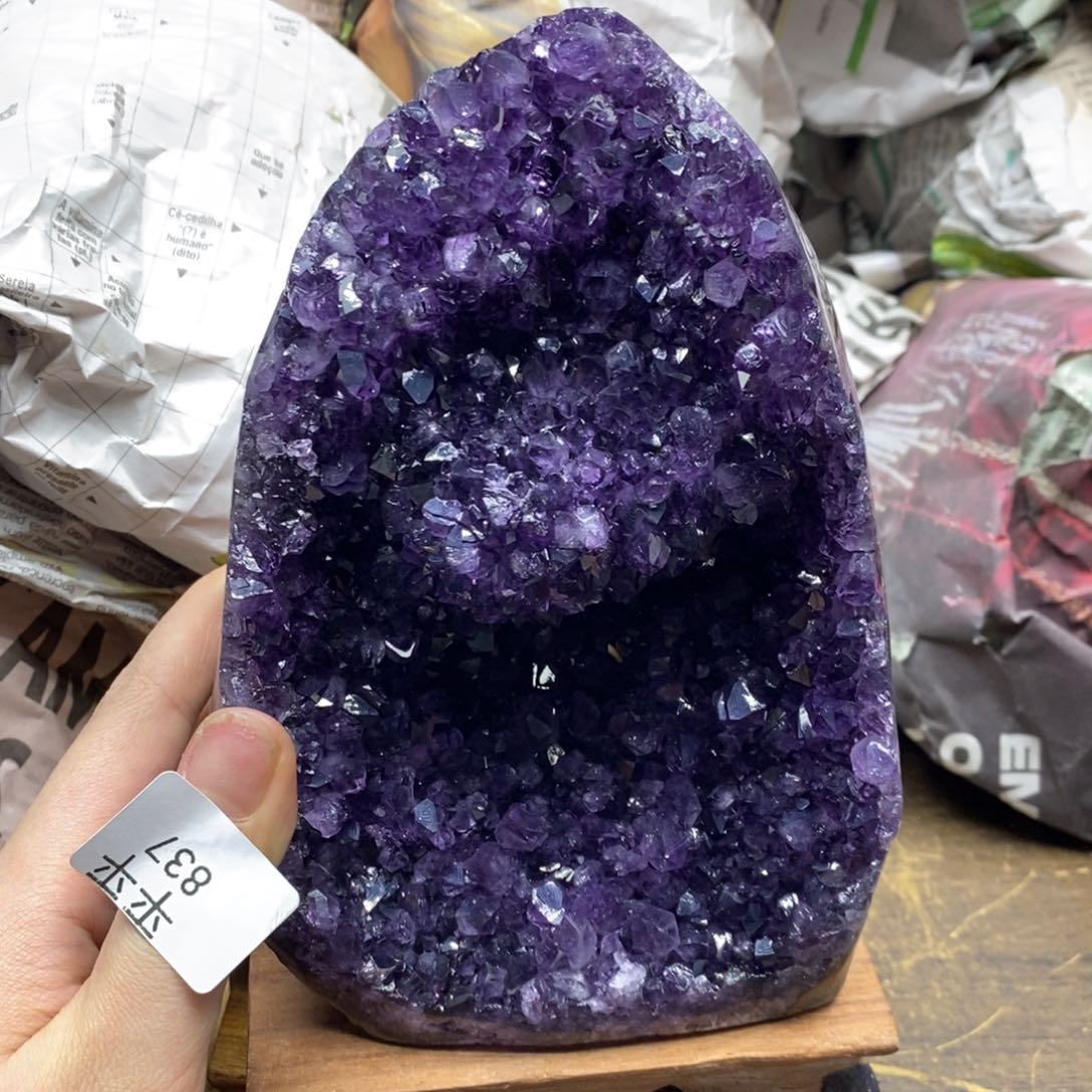 紫晶乌拉圭未镶嵌