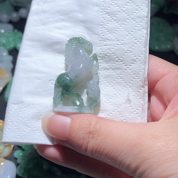 颈饰未镶嵌翡翠天
