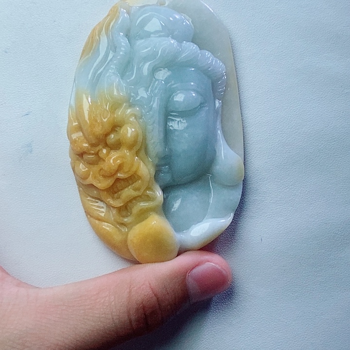 智***尊翡翠未镶嵌颈饰人物