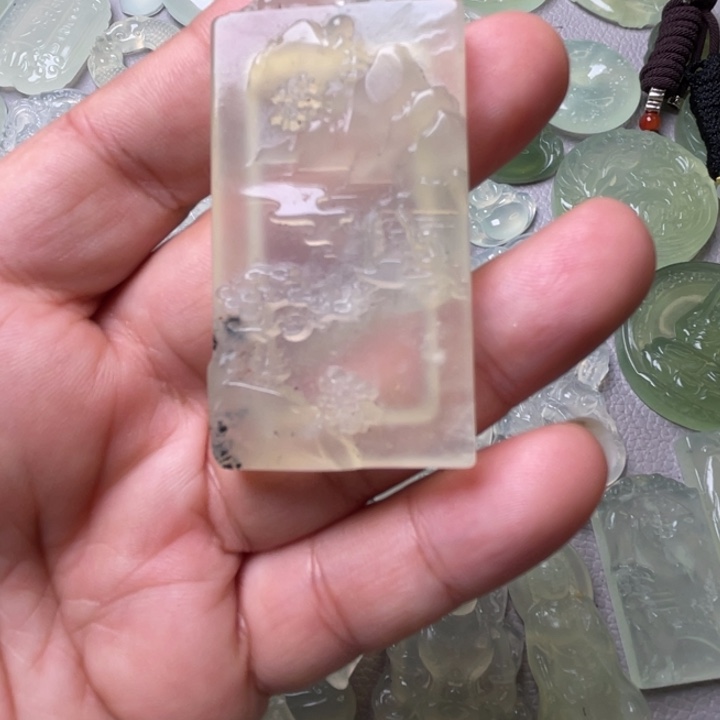 岫玉吊坠(赠链)未镶嵌