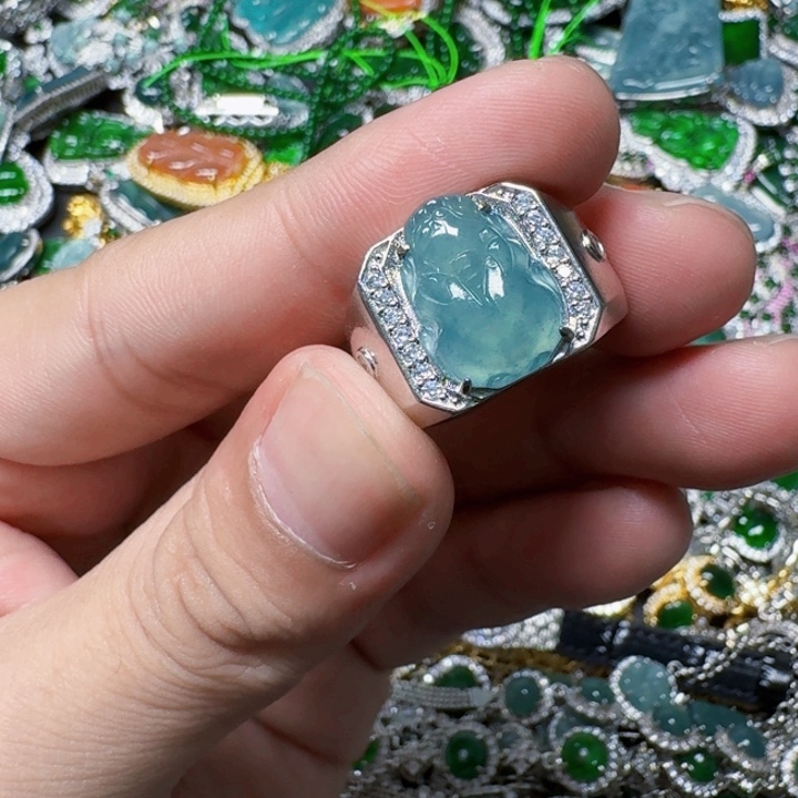 翡翠未镶嵌颈饰天然A货翡翠放漏