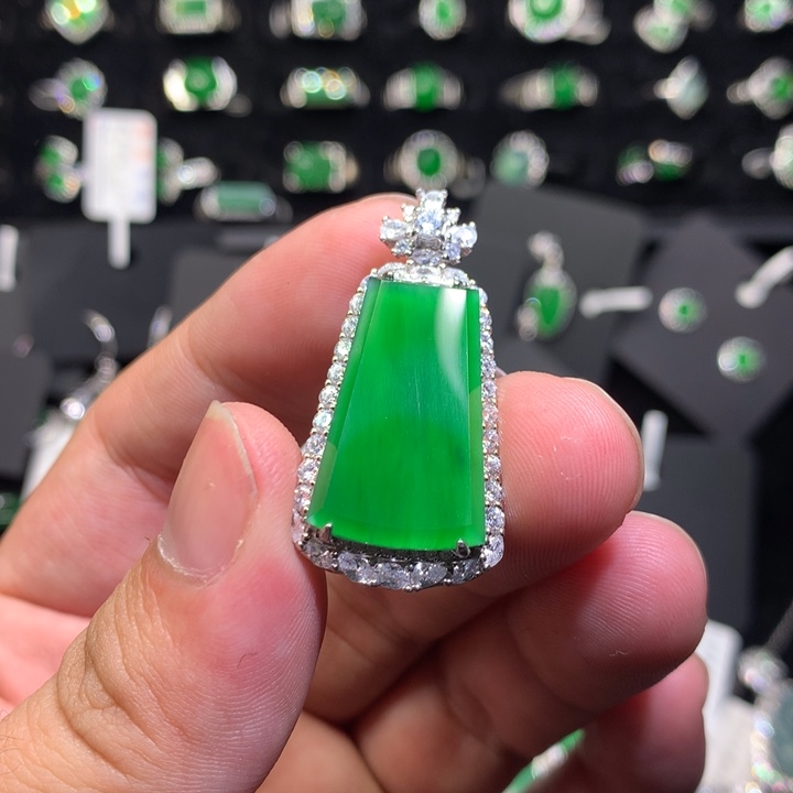 【闪购商品】翡翠颈饰银S925镶嵌桑**姆无事牌