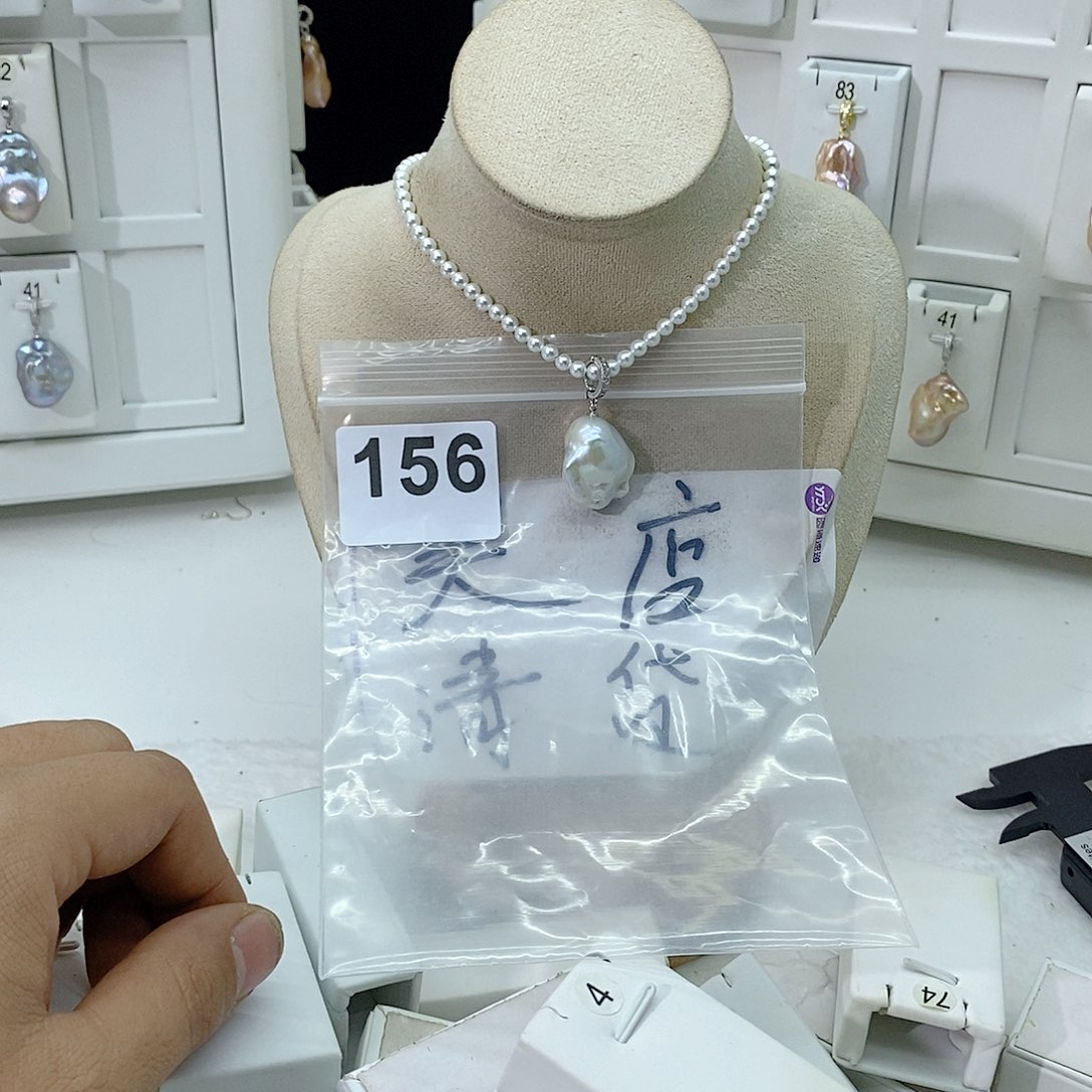 淡水珍珠颈饰合金