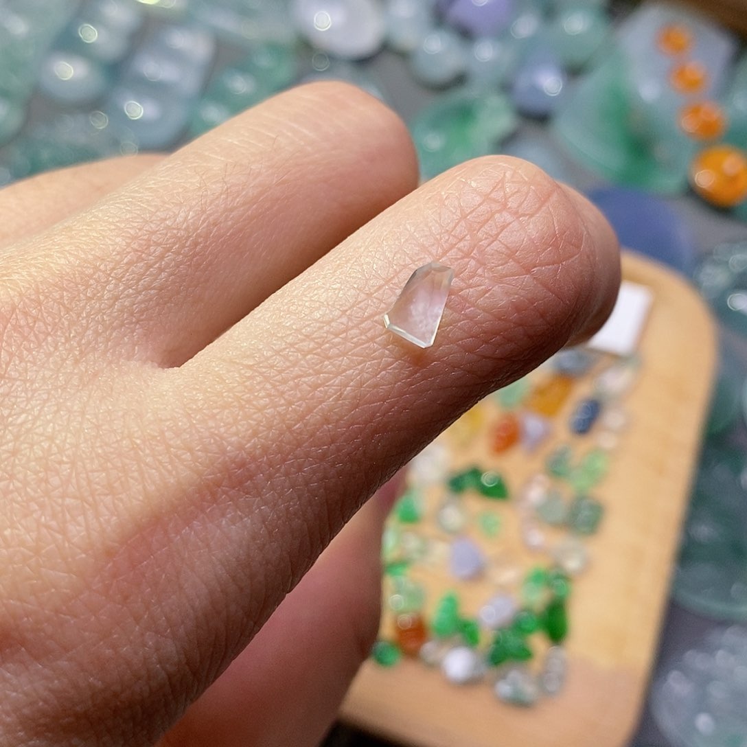 翡翠颈饰未镶嵌翡翠