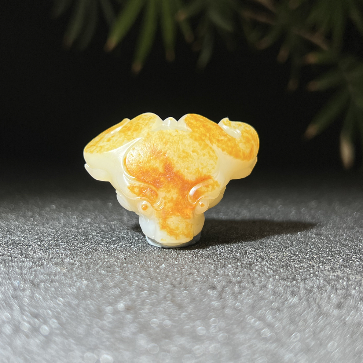 和田玉挂件牛气冲天挂饰精雕雕刻俏色手工