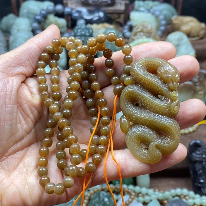 張****和田玉未镶嵌挂件