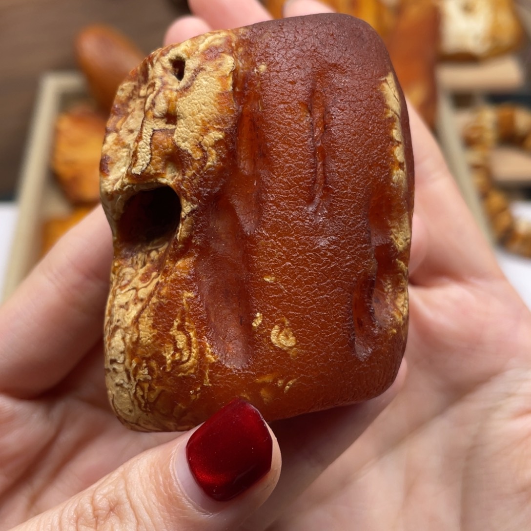 琥珀未镶嵌珠宝奇石