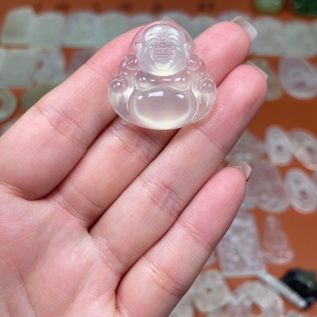 圆***蓓透闪石-蛇纹石玉未镶嵌颈饰