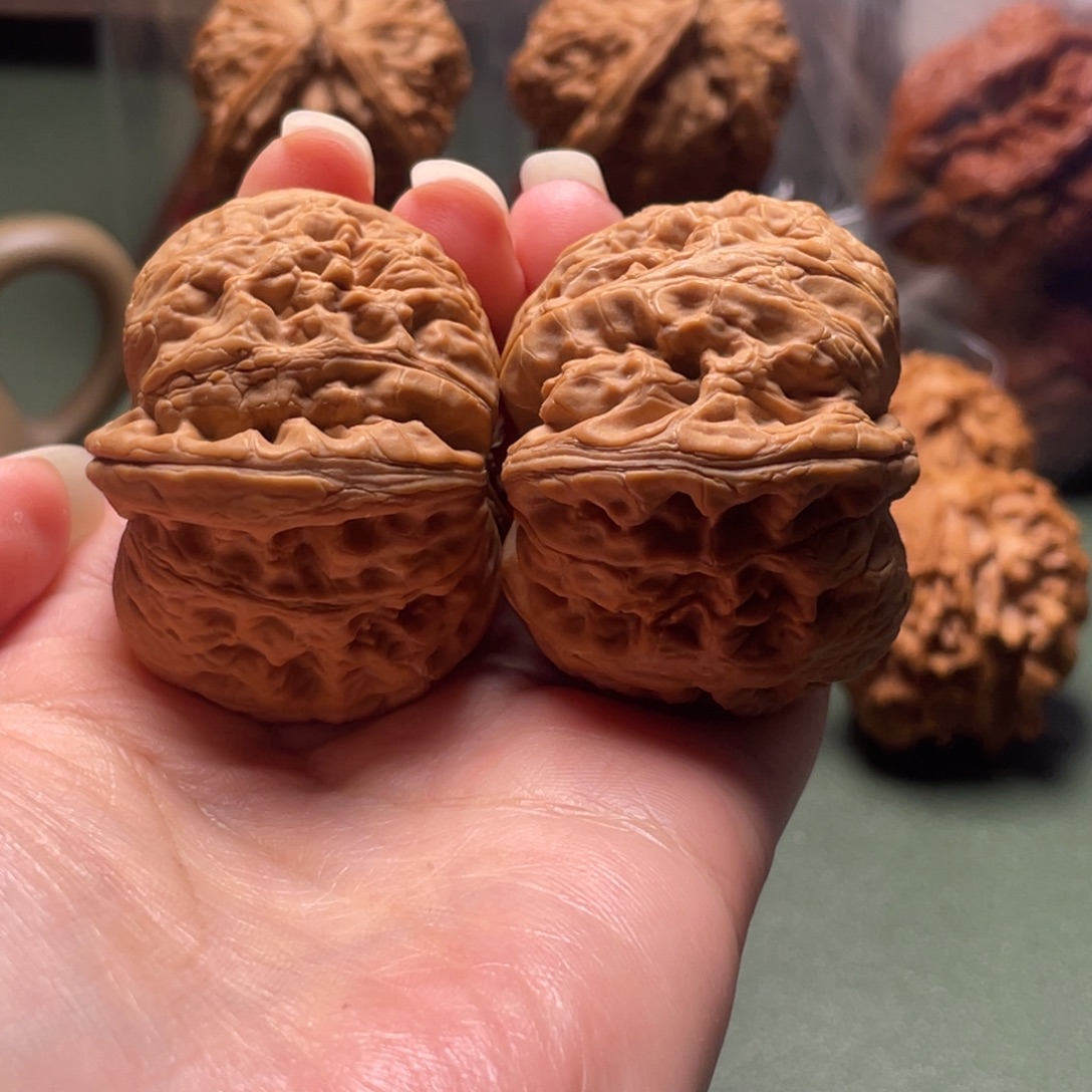 文玩核桃吊坠元宝