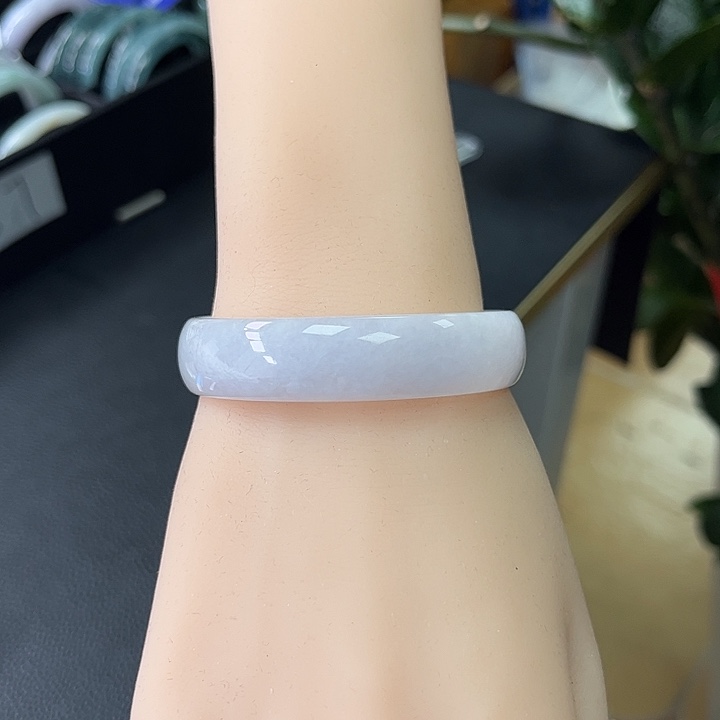 翡翠手链未镶嵌小瓶子